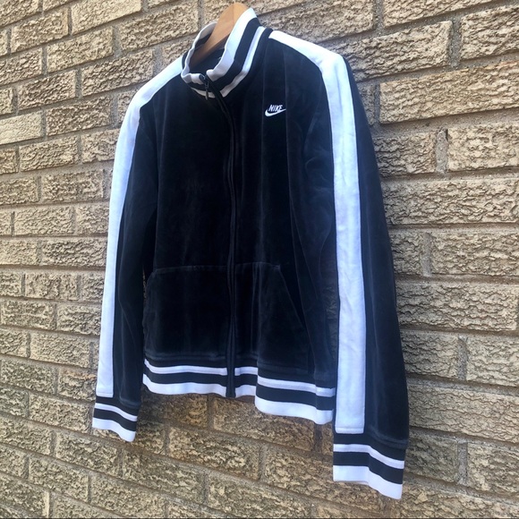 nike velour jogging suit